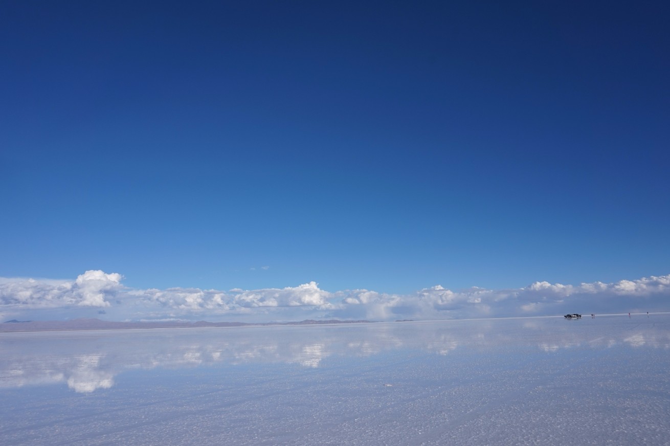 Озеро в боливии. Солончак Уюни Боливия. Салар де Уюни озеро. Солончак Салар-де-Уюни, Боливия. Соляная пустыня Уюни в Боливии.